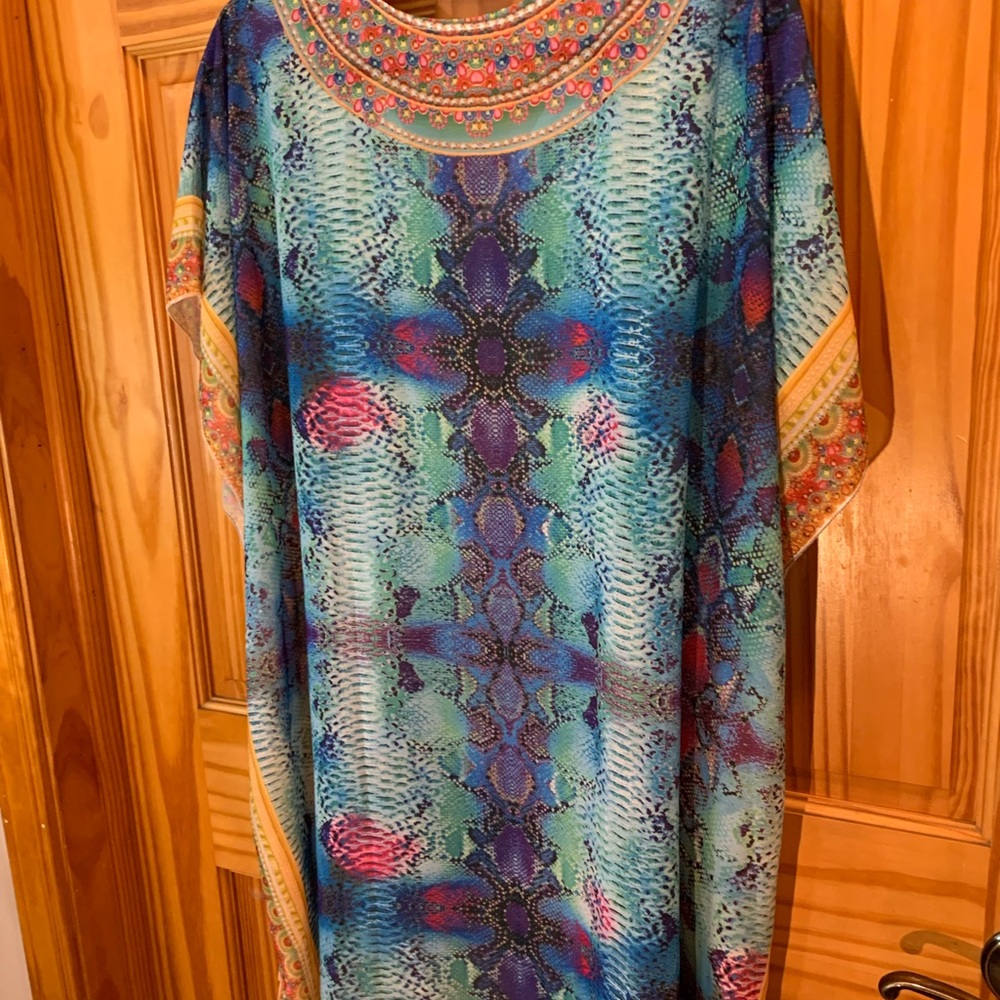 NWT, Sparkling sheer item to wear over dress, jeans, fun item to have ready - Picture 2 of 9